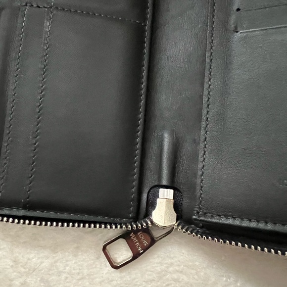 Authentic Louis Vuitton Graphite Long Zip Wallet - Picture 12 of 12